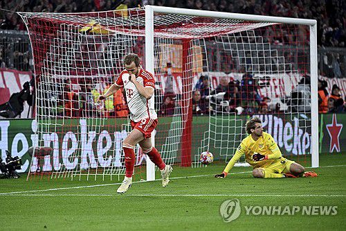 멀티골 뽑아낸 케인[AP=연합뉴스]