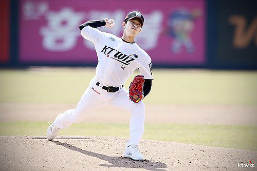 kt 신인 투수 원상현(서울=연합뉴스) kt wiz 원상현이 10일 경기 수원시 kt위즈파크에서 LG 트윈스와 시범경기를 하고 있다. 2024.3.10 [kt wiz 제공. 재판매 및 DB 금지] photo@yna.co.kr