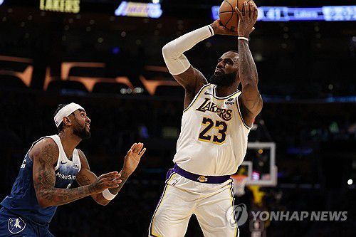 르브론 제임스(23번)의 슛[Kiyoshi Mio-USA TODAY Sports/로이터=연합뉴스]