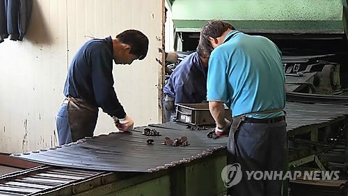 제조업 근로자[연합뉴스TV 캡처]
