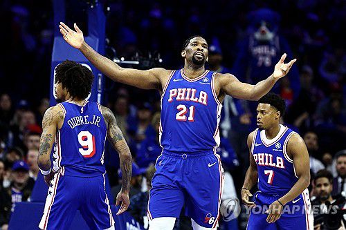 부상에서 복귀한 조엘 엠비드(21번)[게티이미지/AFP=연합뉴스]