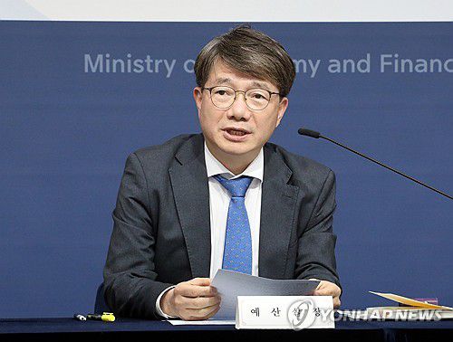 김동일 예산실장[연합뉴스 자료사진]