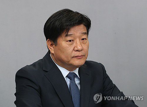 토론회 준비하는 양문석 후보(안산=연합뉴스) 제22대 국회의원 선거 경기 안산갑에 출마한 더불어민주당 양문석 후보가 3일 오전 경기 안산시 단원구 SK브로드밴드 한빛방송에서 열린 제22대 국회의원선거 방송토론회에 참석해 토론회를 준비하고 있다. 2024.4.3 [경기사진공동취재단] photo@yna.co.kr
