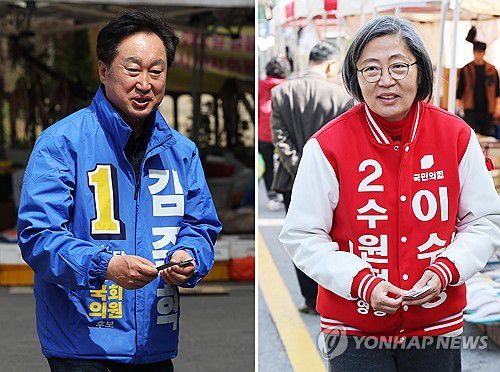 시민들과 인사하는 총선 수원정 후보들(수원=연합뉴스) 홍기원 기자 = 제22대 국회의원선거 수원정에 출마한 더불어민주당 김준혁 후보와 국민의힘 이수정 후보가 지난 2일 경기도 수원시 영통구의 한 아파트 단지에서 시민들과 인사하고 있다. 2024.4.2 xanadu@yna.co.kr