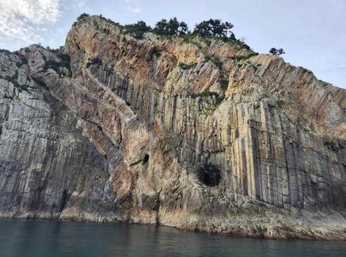 장바위산 남동쪽 해안 주상절리[문화재청 제공. 재판매 및 DB 금지]