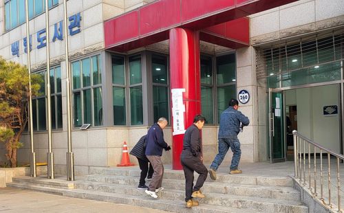 백령도서 투표하는 유권자들[백령도 심효신 통신원 제공. 재판매 및 DB 금지]