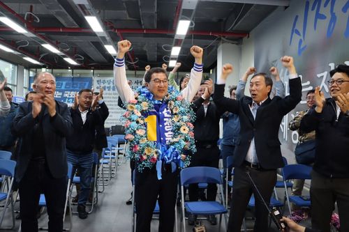 3선 고지에 오른 신정훈 당선인[신정훈 후보 사무실 제공]