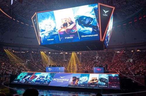 T1 대 한화생명e스포츠(서울=연합뉴스) 김주환 기자 = 13일 서울 올림픽공원 KSPO 돔에서 열린 2024 LCK 스프링 결승 진출전에서 T1과 한화생명e스포츠가 3세트 경기 밴픽(선택과 금지)을 진행하고 있다. 2024.4.13 jujuk@yna.co.kr