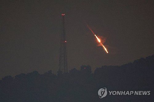 이란, 이스라엘에 심야 대규모 공세[로이터 연합뉴스. 재판매 및 DB 금지]