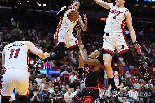 마이애미와 시카고의 경기 모습. [로이터=연합뉴스] Mandatory Credit: Sam Navarro-USA TODAY Sports