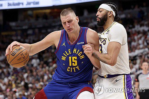 니콜라 요키치(왼쪽)[AFP=연합뉴스]