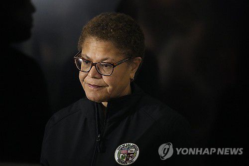 캐런 배스 LA 시장[AP=연합뉴스. 재판매 및 DB 금지]