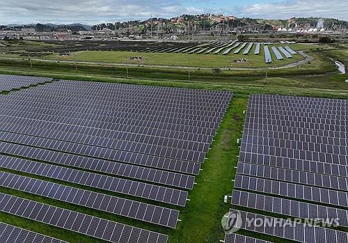 캘리포니아에 설치된 태양광 패널[AFP 연합뉴스 자료사진. 재판매 및 DB 금지]