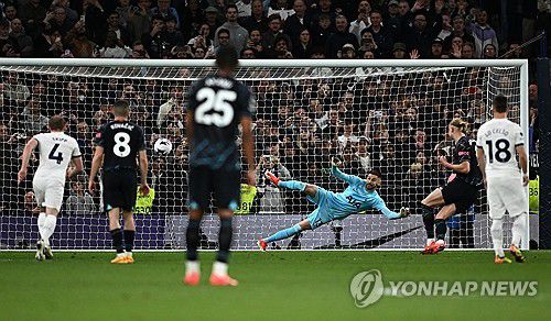 홀란의 쐐기골 장면[로이터=연합뉴스]