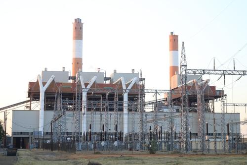 두산중공업이 성능 개선 공사를 수주한 '모루풀레 A' 화력발전소(팔라피=연합뉴스) 성도현 기자 = 보츠와나 전역에 전력을 공급하는 팔라피의 '모루풀레 A' 화력발전소가 14일(현지시간) 전력을 생산하고 있다. 두산중공업(현 두산에너빌리티)은 발전소 성능 개선 공사를 수주했다. 2024.5.16 raphael@yna.co.kr