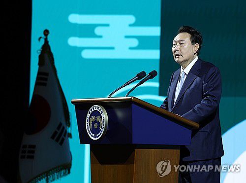 윤석열 대통령(대전=연합뉴스) 진성철 기자 = 윤석열 대통령이 17일 대전 서구 정부대전청사에서 열린 국가유산청 출범식에서 축사를 하고 있다. 국가유산청은 문화재청의 새 이름이다.  2024.5.17 zjin@yna.co.kr