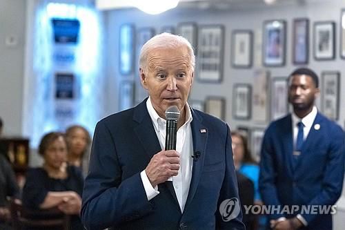 18일(현지시간) 애틀랜타에서 유세하는 바이든[AP=연합뉴스]