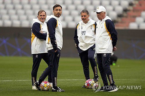 레알 마드리드 코칭스태프[AP=연합뉴스 자료사진. 재판매 및 DB금지]