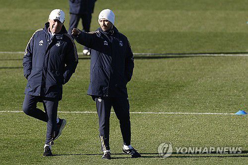 카를로 안첼로티 감독과 다비데 안첼로티 코치[EPA=연합뉴스 자료사진. 재판매 및 DB금지]