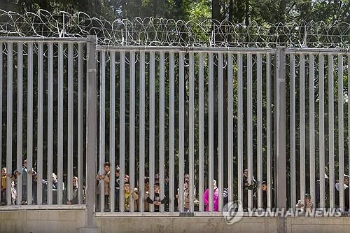 폴란드-벨라루스 국경 장벽[AP 연합뉴스 자료사진. 재판매 및 DB 금지]