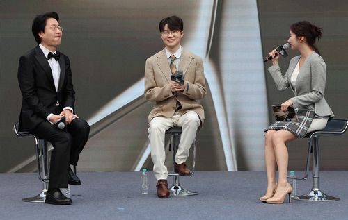 전설의 전당 헌액 소감 밝히는 페이커    (서울=연합뉴스) 서대연 기자 = 리그 오브 레전드(LoL) '페이커' 이상혁이 6일 오후 서울 중구 신라호텔 영빈관에서 열린 전설의 전당 헌액 미디어데이 행사에서 인터뷰하고 있다. 2024.6.7     dwise@yna.co.kr