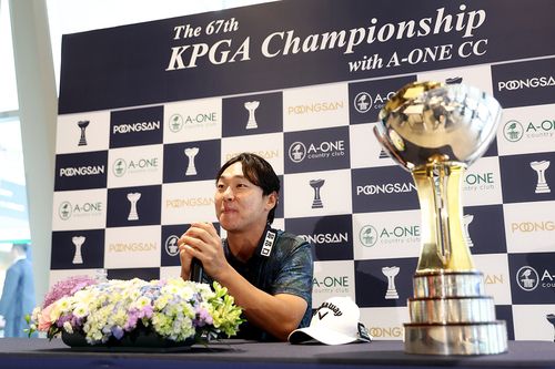 기자회견하는 전가람.[KPGA 제공. 재판매 및 DB 금지]