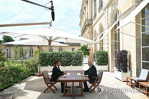 엘리제궁에서 정상회담 하는 미·프 정상[AFP 연합뉴스]