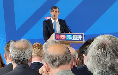 총선 공약 발표하는 수낵 총리(노샘프턴셔[영국]=연합뉴스) 김지연 특파원 = 리시 수낵 총리가 11일(현지시간) 집권 보수당의 총선 공약을 발표하고 있다.