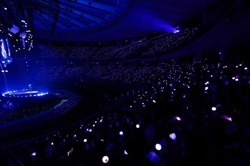 전역한 방탄소년단(BTS) 진을 환영하는 팬들(서울=연합뉴스) 이태수 기자 = 지난 12일 전역한 방탄소년단의 멤버 진이 서울 잠실실내체육관에서 열린 오프라인 팬 미팅 '2024년 6월 13일의 석진, 날씨 맑음'에 참여했다. 2024.6.13 [빅히트뮤직 제공. 재판매 및 DB 금지]