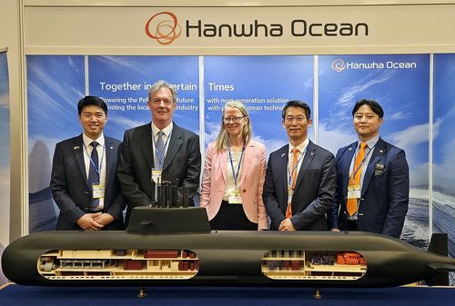 한화오션, '국제 해양 안보 포럼' 참가영국 밥콕 인터내셔널 국제 부문 총괄 닉 하인 경(왼쪽에서 두번째), 폴란드 주재 영국 대사 안나 클룬즈 [한화오션 제공. 재판매 및 DB 금지]