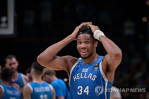 올림픽 출전을 확정한 뒤 기뻐하는 아데토쿤보[AFP=연합뉴스]