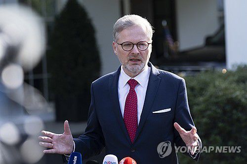 페트르 피알라 체코 총리[AP 연합뉴스 자료사진. 재판매 및 DB 금지]