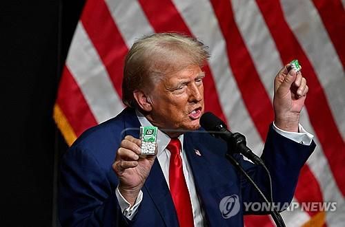 14일 노스캐롤라이나에서 경제정책 밝히는 트럼프[AFP=연합뉴스]