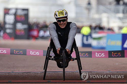 '휠체어 러너' 드부르너[EPA=연합뉴스 자료사진]