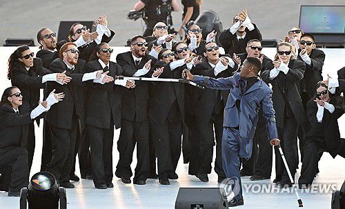 2024 파리 패럴림픽 개막식 축하 공연(서울=연합뉴스) 28일(현지시간) 프랑스 파리 콩코드 광장에서 열린 2024 파리 패럴림픽 개막식에서 축하 공연이 진행되고 있다. 2024.8.29 [사진공동취재단] photo@yna.co.kr