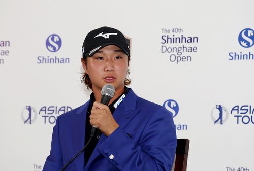 기자회견하는 히라타.[KPGA 제공. 재판매 및 DB 금지]