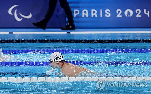 물살 가르는 조기성(서울=연합뉴스) 장애인 수영 국가대표 조기성이 2일(한국시간) 프랑스 파리 라데팡스 수영장에서 열린 2024 파리 패럴림픽 수영 남자 개인혼영 150ｍ 스포츠등급 SM4 결선에서 물살을 가르고 있다. 2024.9.2 [대한장애인체육회 제공. 재판매 및 DB 금지] photo@yna.co.kr