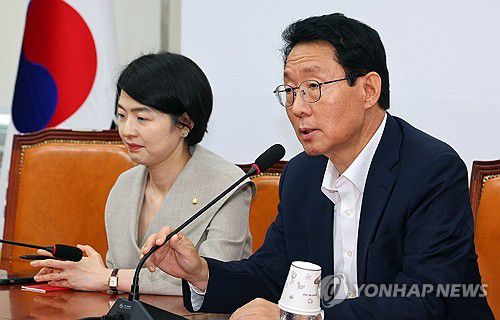 발언하는 김상훈 정책위의장(서울=연합뉴스) 한종찬 기자 = 국민의힘 김상훈 정책위의장이 10일 오후 서울 국회에서 열린 여·야·의·정협의체 관련 기자간담회에서 발언하고 있다. 2024.9.10 saba@yna.co.kr