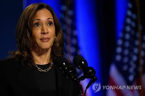 25일 피츠버그서 연설하는 해리스 부통령[피츠버그 AFP=연합뉴스]