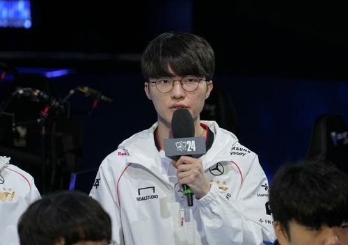 질문 답하는 페이커    (서울=연합뉴스) 김주환 기자 = T1 주장 '페이커' 이상혁이 26일 서울 종로구 LoL 파크에서 열린 2024 롤드컵 기자 간담회 행사에서 질문에 답하고 있다. 2024.9.26 jujuk@yna.co.kr