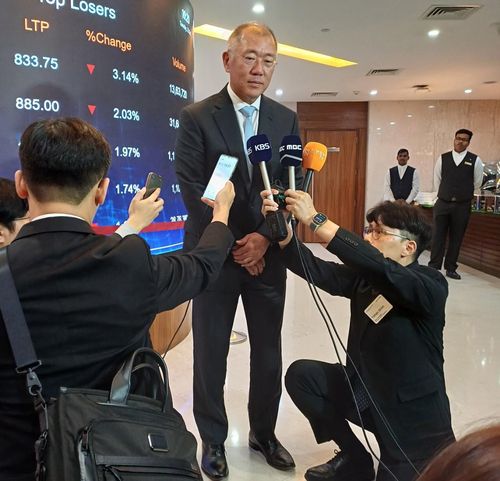 한국 취재진 질의에 응답하는 정의선 현대자동차그룹 회장[촬영 유창엽]
