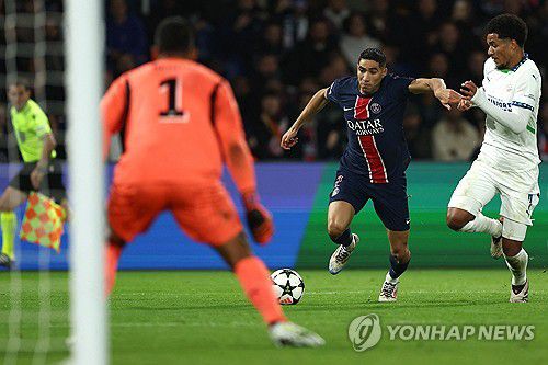 PSG의 아슈라프 하키미(가운데)[AFP=연합뉴스]