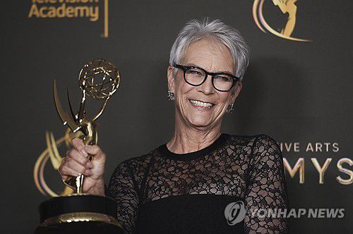 지난 9월 에미상 수상한 배우 제이미 리 커티스 [AP 연합뉴스 자료사진. 재판매 및 DB 금지]