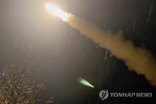 에이태큼스가 발사되는 모습[우크라이나군 텔레그램에 게재된 이미지. AP=연합뉴스. 재판매 및 DB 금지]