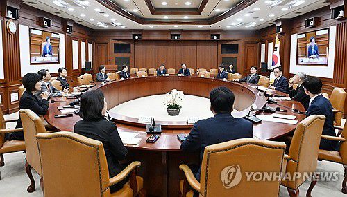 긴급 경제관계장관회의(서울=연합뉴스) 최상목 경제부총리 겸 기획재정부 장관이 4일 서울 종로구 정부서울청사에서 열린 긴급 경제관계장관회의를 주재하고 있다. 2024.12.4 [기획재정부 제공. 재판매 및 DB 금지] photo@yna.co.kr