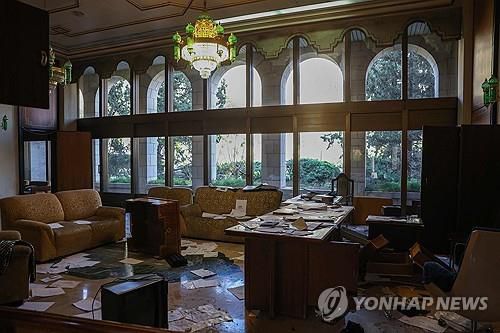 시리아 대통령 관저 내부 모습 [AFP=연합뉴스. 재판매 및 DB 금지]