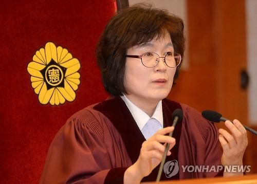 이정미 헌재 소장 권한대행[연합뉴스 자료사진]