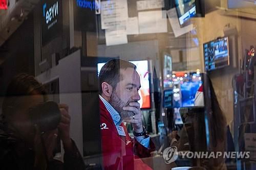뉴욕증권거래소의 트레이더[AFP 연합뉴스 자료사진]