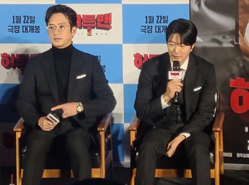 영화 '히트맨 2' 제작보고회(서울=연합뉴스) 박원희 기자 = 27일 서울 CGV용산아이파크몰에서 열린 영화 '히트맨 2' 제작보고회에서 권상우(왼쪽)와 정준호가 질문에 답하고 있다. 2024.12.27 encounter24@yna.co.kr
