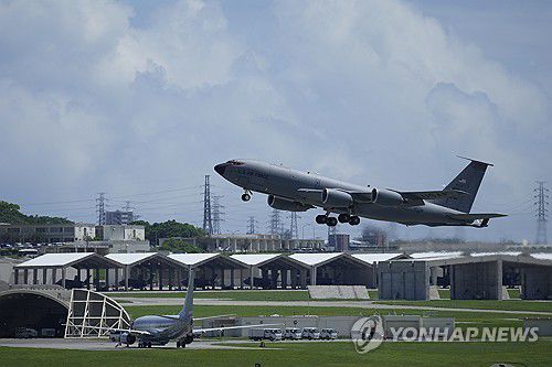 미국과 중국의 아시아 태평양지역 주도권 경쟁 속에 핫스팟으로 지목되는 일본 오키나와의 주일미군 가데나 공군기지 [AP 연합뉴스 자료사진. 재판매 및 DB 금지]